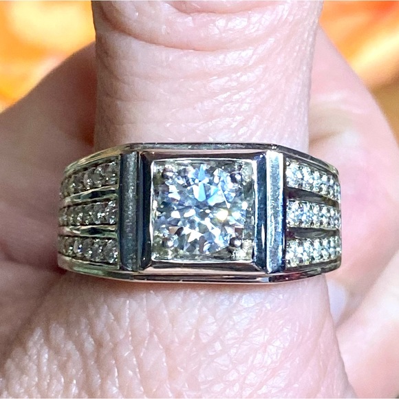 2 Carat Men’s Diamond Moissanite Solitaire Signet RingBig Look 3 Row Band Ring